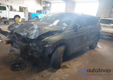 2019 Volkswagen Tiguan 2.0T Se/2.0T Sel/2.0T Sel R-Line/2.0T Sel R-Line Black z USA, uszkodzony, nr VIN 3VV3B7AX3KM062327